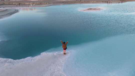 航拍青甘大环线大柴旦翡翠湖青海盐湖