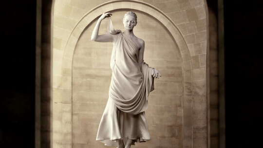 身穿丝绸的女神雕像 动画视频
