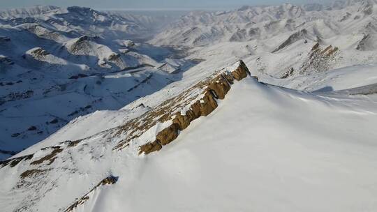 航拍雪山