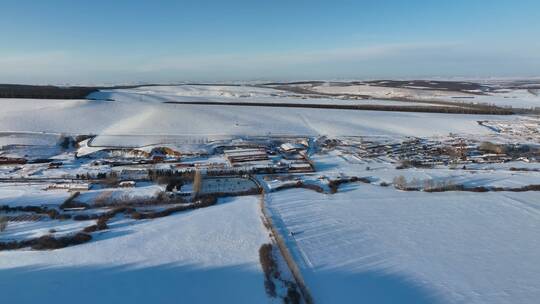 北方雪域山村乡村农场冬天雪景