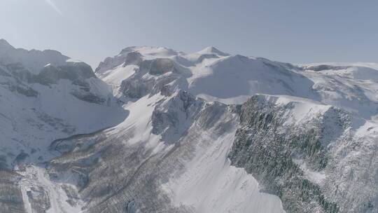 唯美大气震撼冬季长白山及瀑布雪景航拍视频素材模板下载