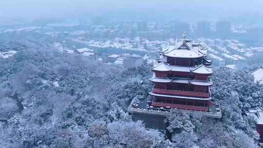 航拍杭州吴山城隍阁冬天雪景视频