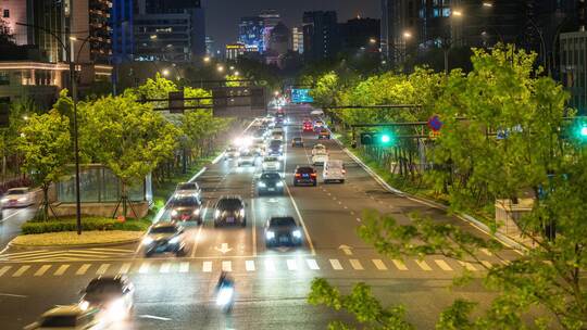 城市快速路红绿灯夜景车流穿梭延时