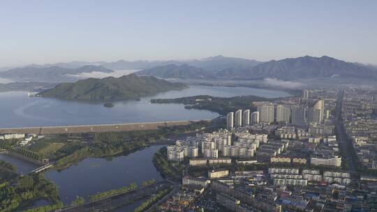 北京怀柔城区平流雾航拍视频