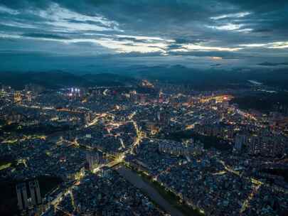 信宜市区夜景航拍延时，城市夜景延时航拍