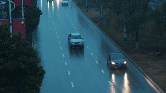 雨天驾车