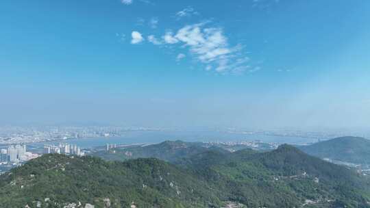 厦门山峰航拍城市山脉群山海洋厦门海峡风景