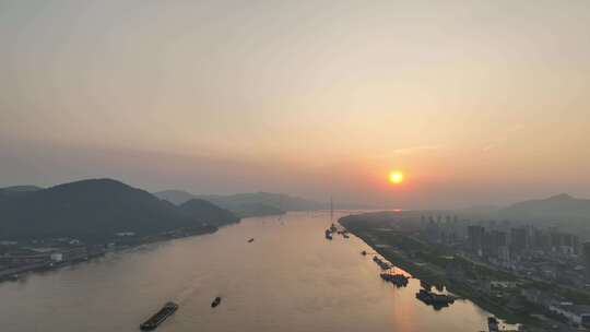 长江日落风光航拍武穴江边风景河流黄昏夕阳