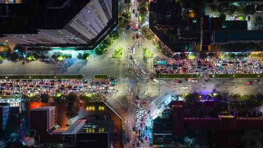 越南河内交叉口夜间交通的空中延时