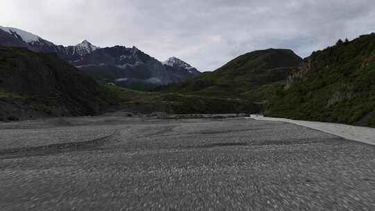 来古冰川风景区清晨航拍