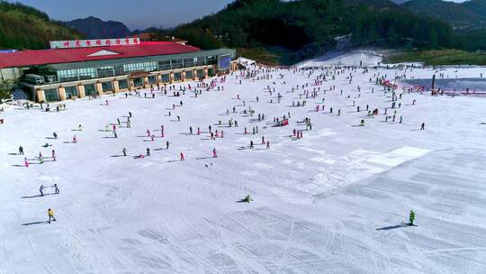 航拍神农架滑雪场视频素材模板下载