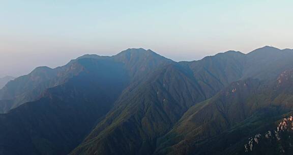 庐山山脉五老峰日出