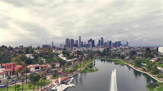 城市航拍加州好莱坞洛杉矶市中心伊利森公园视频素材模板下载