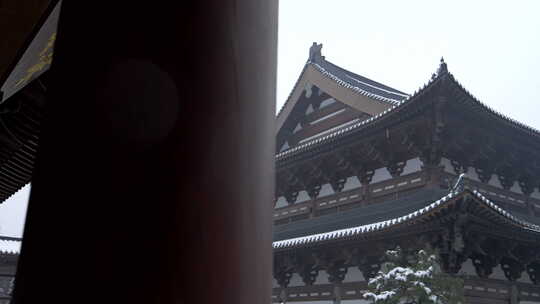 杭州径山寺中式古建筑寺庙雪景