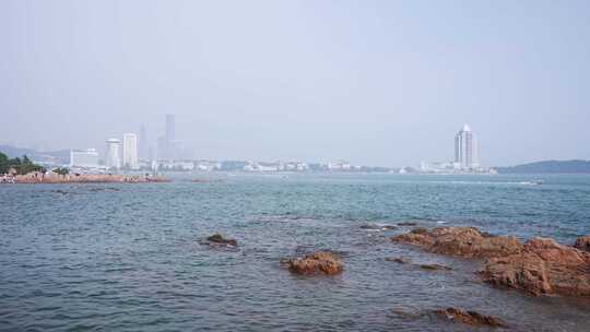 青岛大海和城市风光