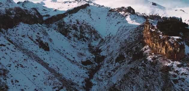 雪山村