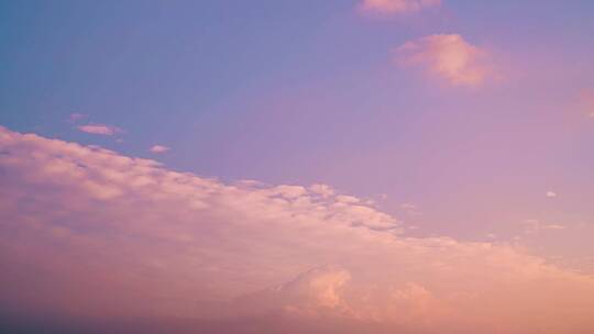 粉色天空云朵延时小清新云层傍晚云彩晚霞