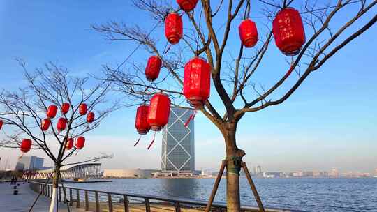 上海临港滴水湖畔 春节喜庆灯笼