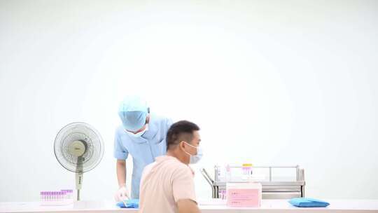 超市购物与医院医疗场景