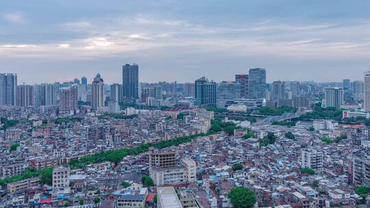 广州城市密集建筑群与天空乌云密布延时风光