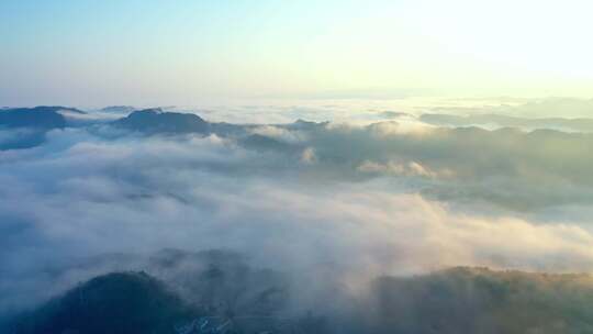 清晨云海日出云层山顶山林山峰云雾缭绕风景