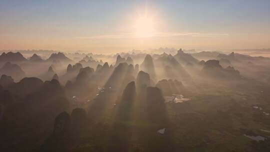 航拍桂林山水晨光中的山峰