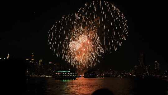 7月4日，烟花，纽约，河