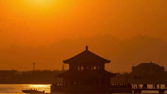 青岛栈桥回澜阁日落