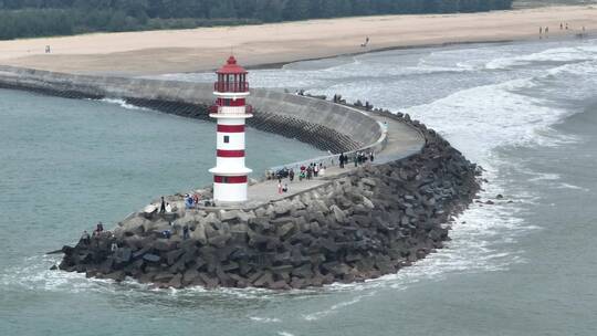 航拍大海灯塔治愈系海浪风景海景海南长焦