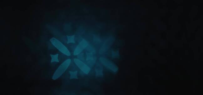 蓝色雪花闪烁的背景视频