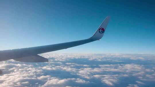 飞机云海视频中国东方航空机翼标志