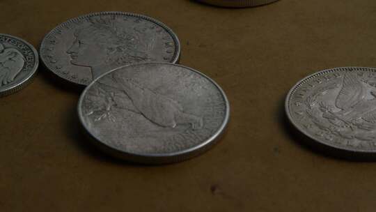 古董硬币的旋转镜头
