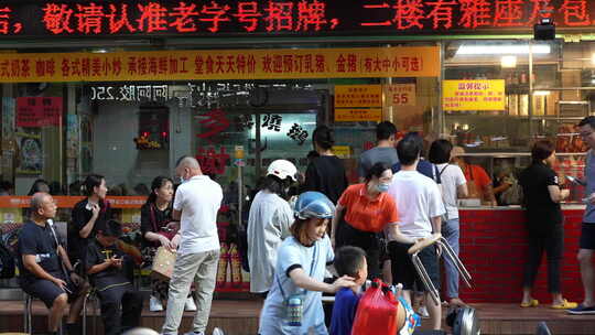 夜晚市集农贸市场美食食物小店