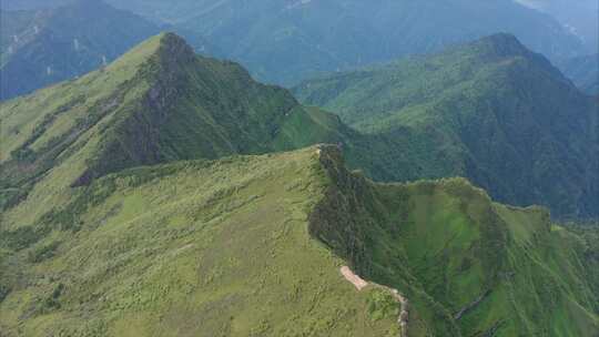 航拍川西华尖山全景风光