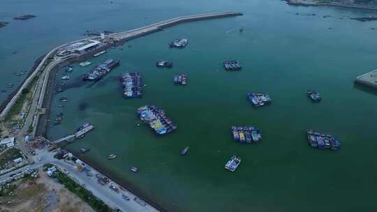 福建漳州超强台风影响渔船进港避风视频素材模板下载
