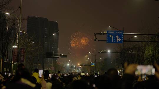 中国春节，元宵节，城市燃放烟花