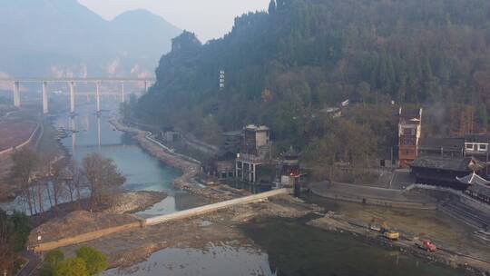 航拍湘西茶峒古镇风景，边城白塔视频素材模板下载