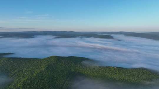 航拍山川绿色林海晨雾