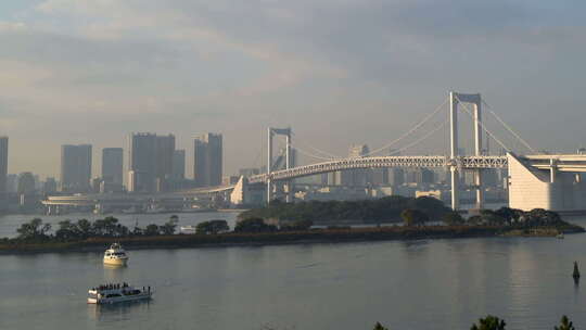 东京天际线与东京塔和彩虹桥视频素材模板下载