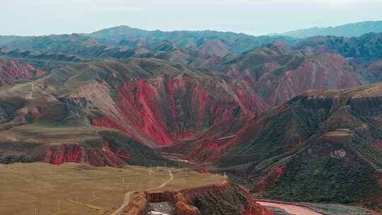 丹霞地貌中的峡谷