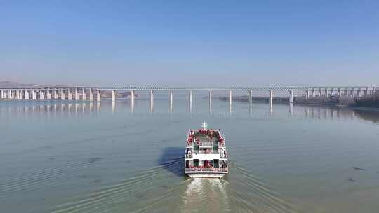 三门峡黄河天鹅号游轮、浩吉铁路桥