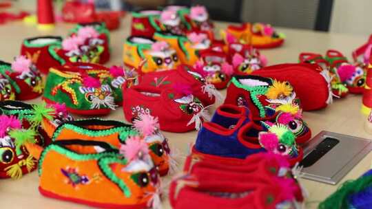 绣花鞋 婴儿鞋 传统民俗 新春 虎头鞋视频素材模板下载