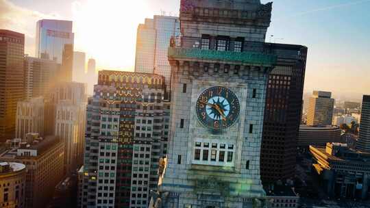 航拍波士顿市中心地标钟楼日出阳光时间流逝