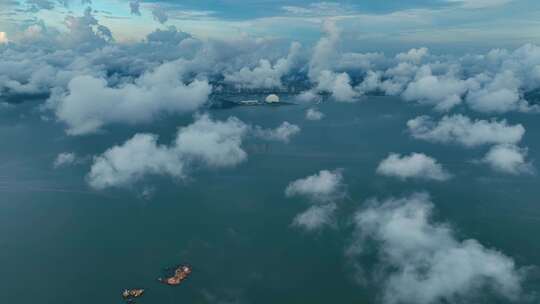 云海航拍海天日出天际浩瀚阳光海面俯瞰大海