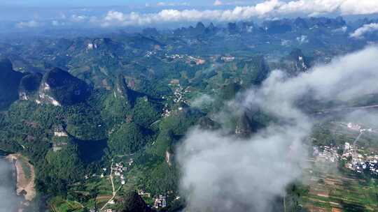 广西桂林山水漓江风光日出云海 高空穿云