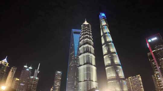 上海外滩陆家嘴金融中心三件套夜景仰视环绕