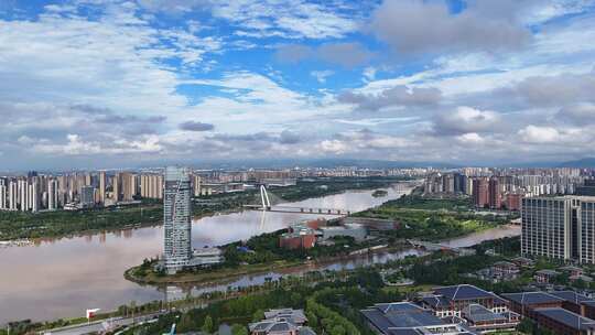 城市河流畔高楼大厦全景