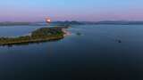 东湖氦气球航拍高清在线视频素材下载