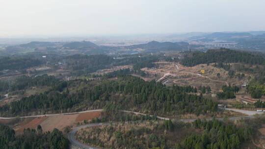 四川丘陵罗江附近冬日山林远山