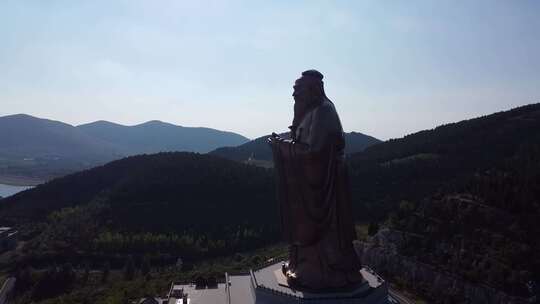 航拍山东曲阜尼山胜境孔子像